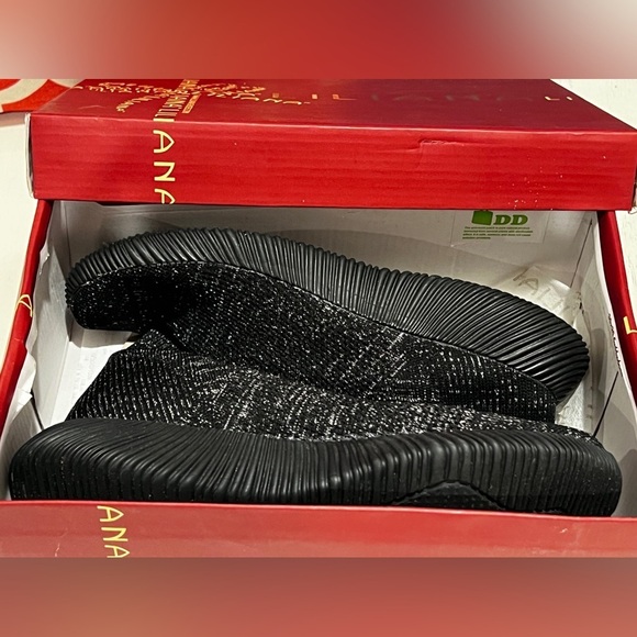 Liliana Geezy 6 Black & White Ladies Boots with Sock-like Design and Rubber Sole - Picture 10 of 10